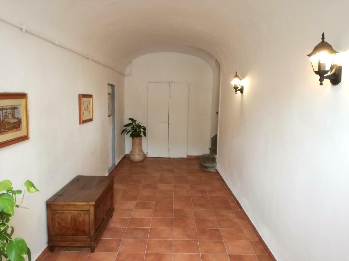 פראטו Mercatale Apartment מראה חיצוני תמונה